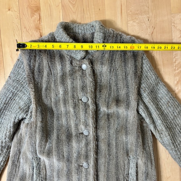 Vintage Women's Faux Fur Teddy Jacket in  Brown and Grey Hues - Picture 8 of 13